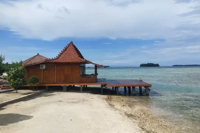 Paket Wisata Pulau royal